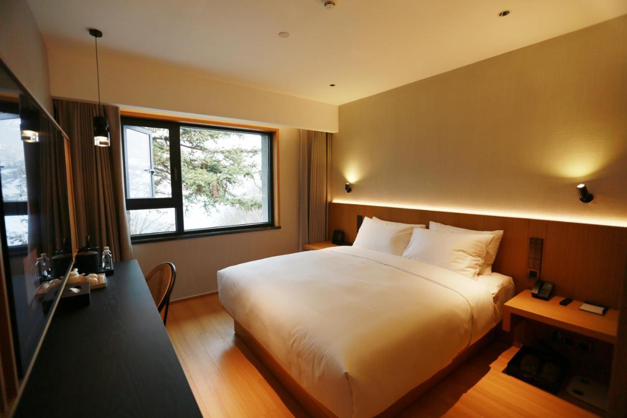 Wudang Mountain The Yew House Hotel Wudangshan Bagian luar foto